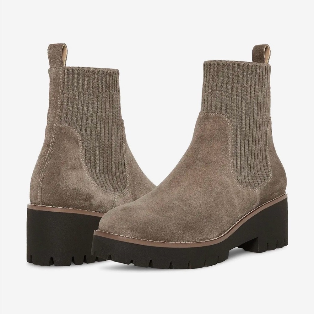 Blondo Darren Waterproof Suede Lug Sole Boot - EUC